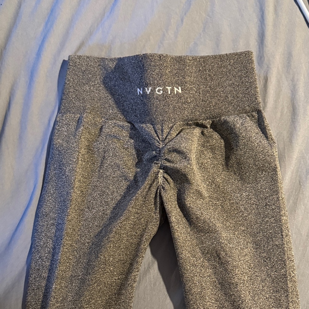 NVGTN scrunch butt Charcoal Leggings